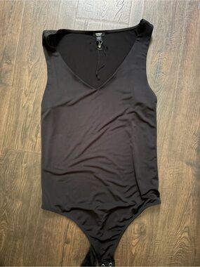 Express Black V-Neck Sleeveless Bodysuit